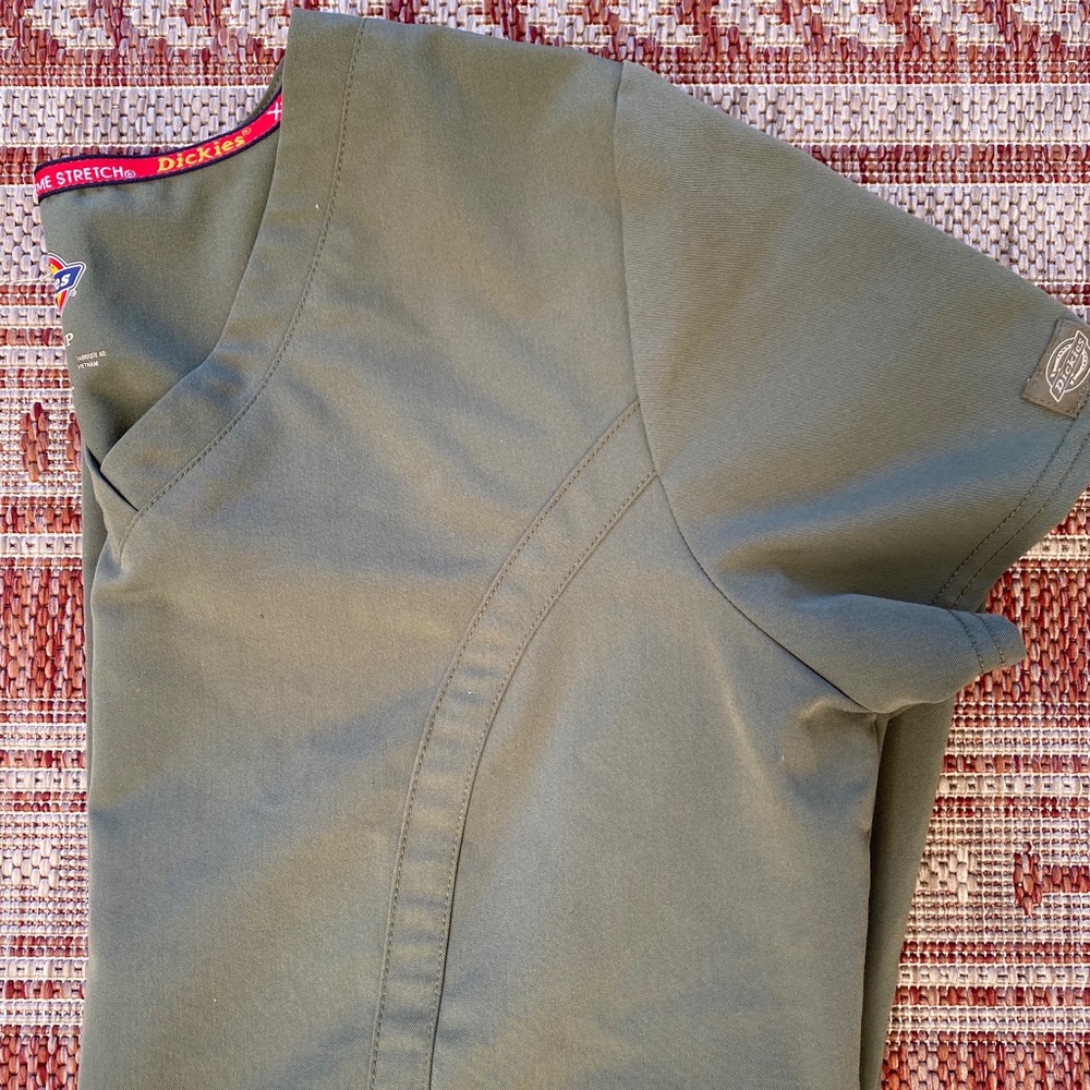 Dickies Small scrub top